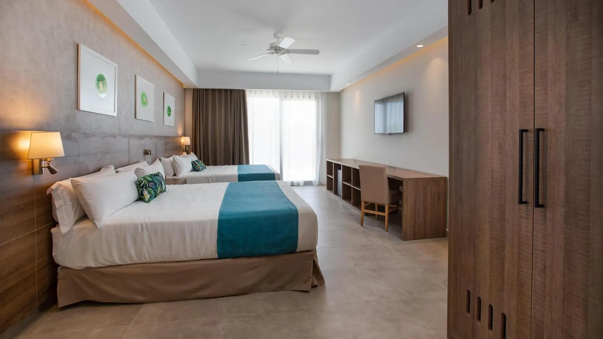 Serenade Punta Cana Beach & Spa Resort 5*,  多米尼加共和国